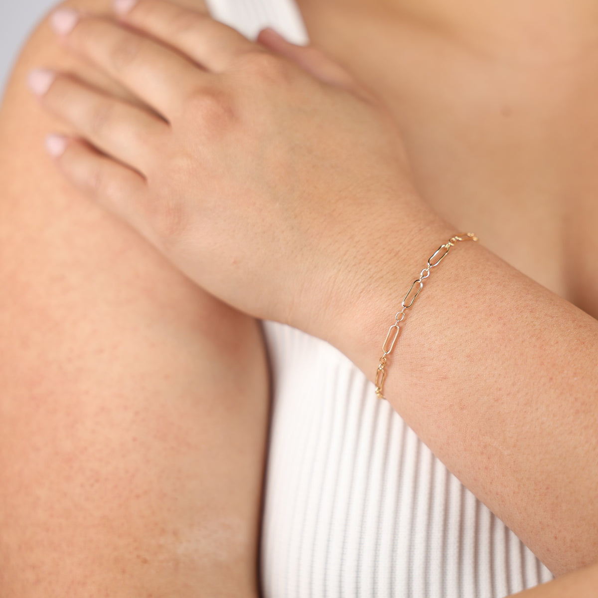 Classic Oval with Circles Chain Bracelet