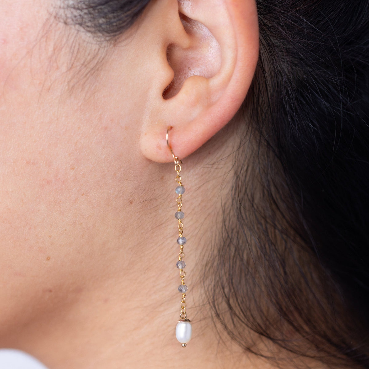 Dainty Pearl Dangle Earring